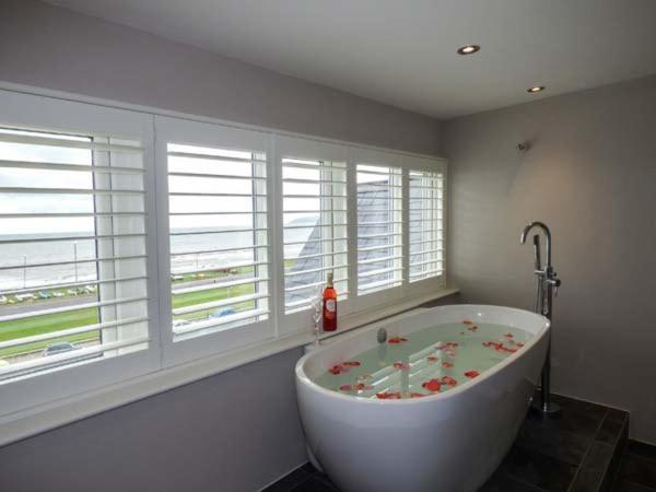 Sea View Apartment Llanfairfechan Extérieur photo