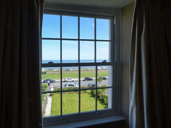 Sea View Apartment Llanfairfechan Extérieur photo